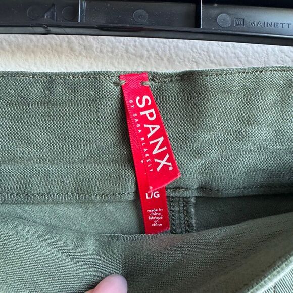 Spanx Cargo Pants Womens Size Large Green Stretch Twill Ankle 29311R Compressive - Picture 3 of 10